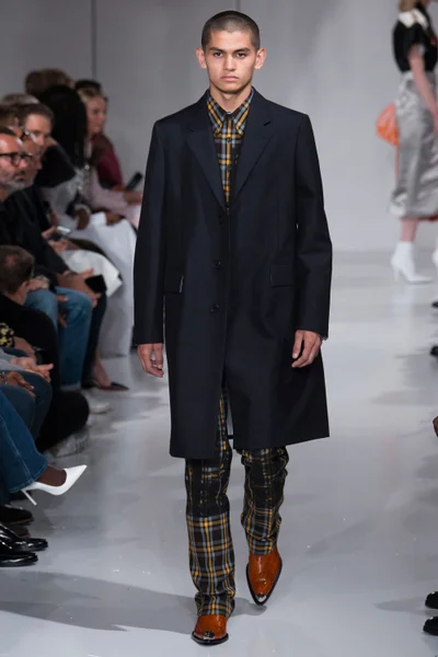 Look 11